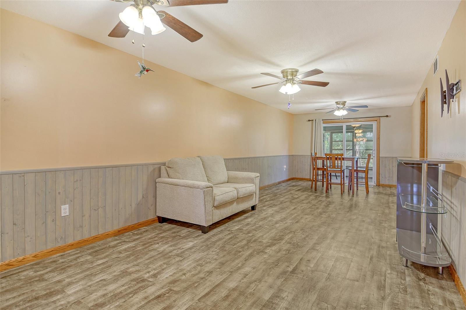 BAYSHORE ON THE LAKE APTS SEC 1 - Residential