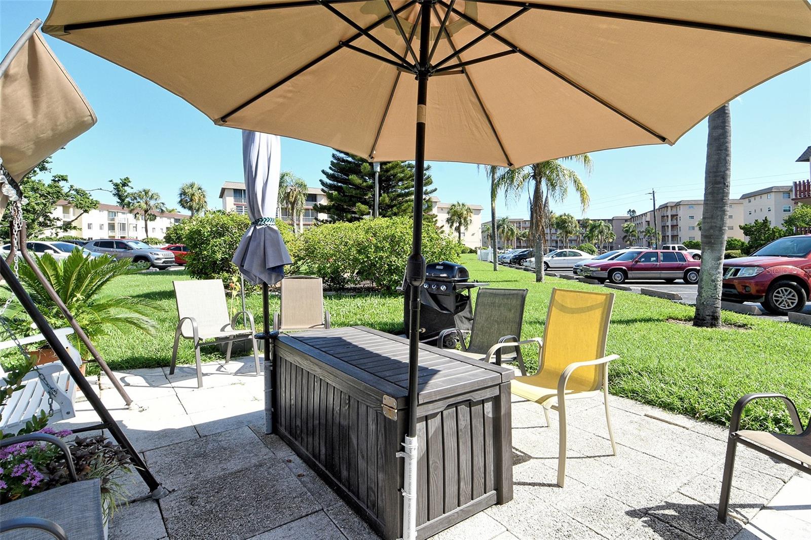 BAYSHORE ON THE LAKE APTS SEC 1 - Residential