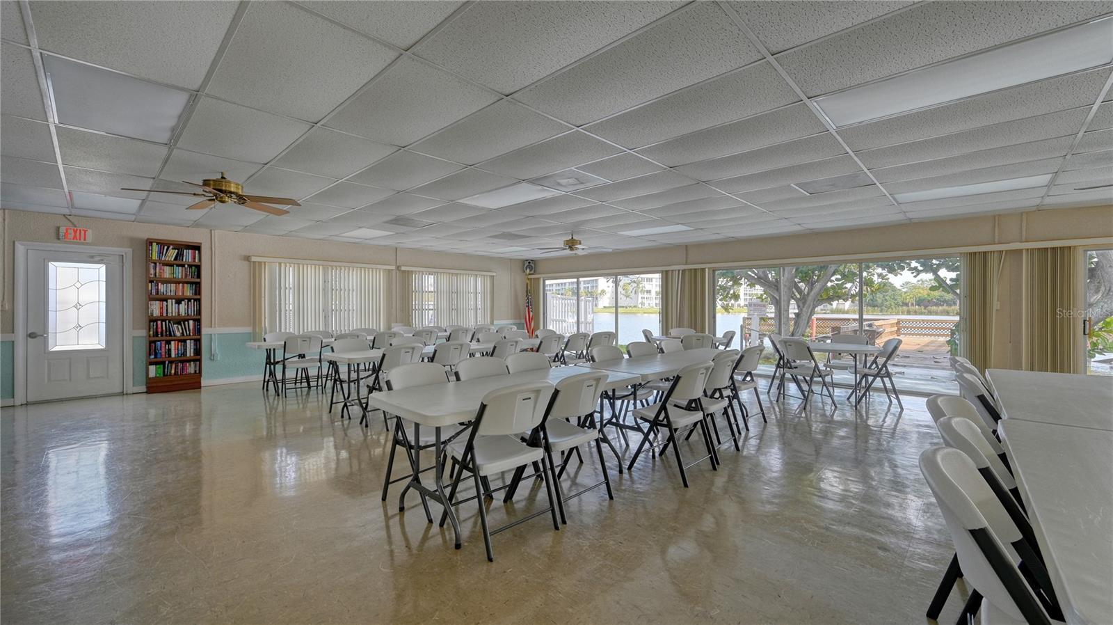 BAYSHORE ON THE LAKE APTS SEC 1 - Residential