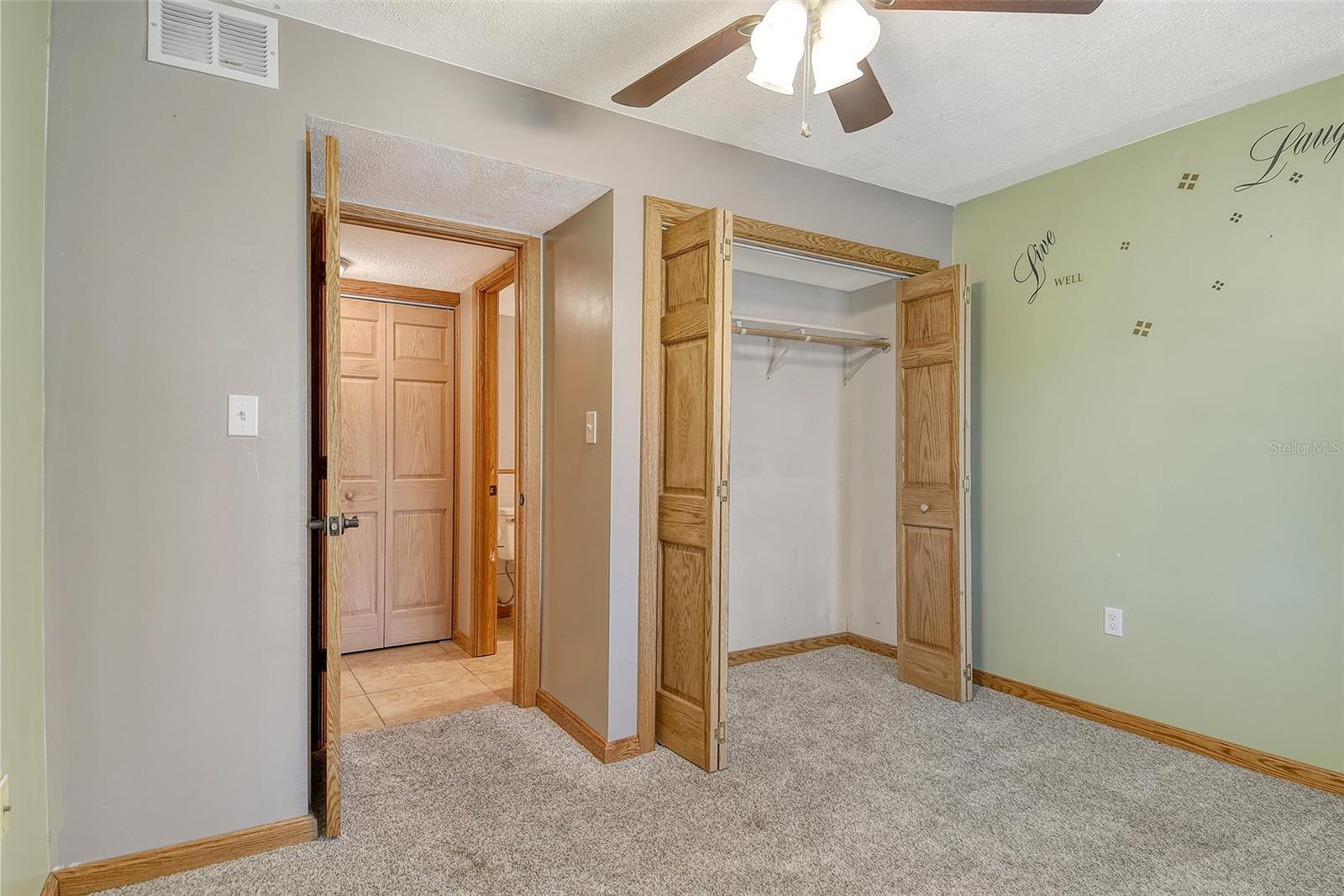 BAYSHORE ON THE LAKE APTS SEC 1 - Residential