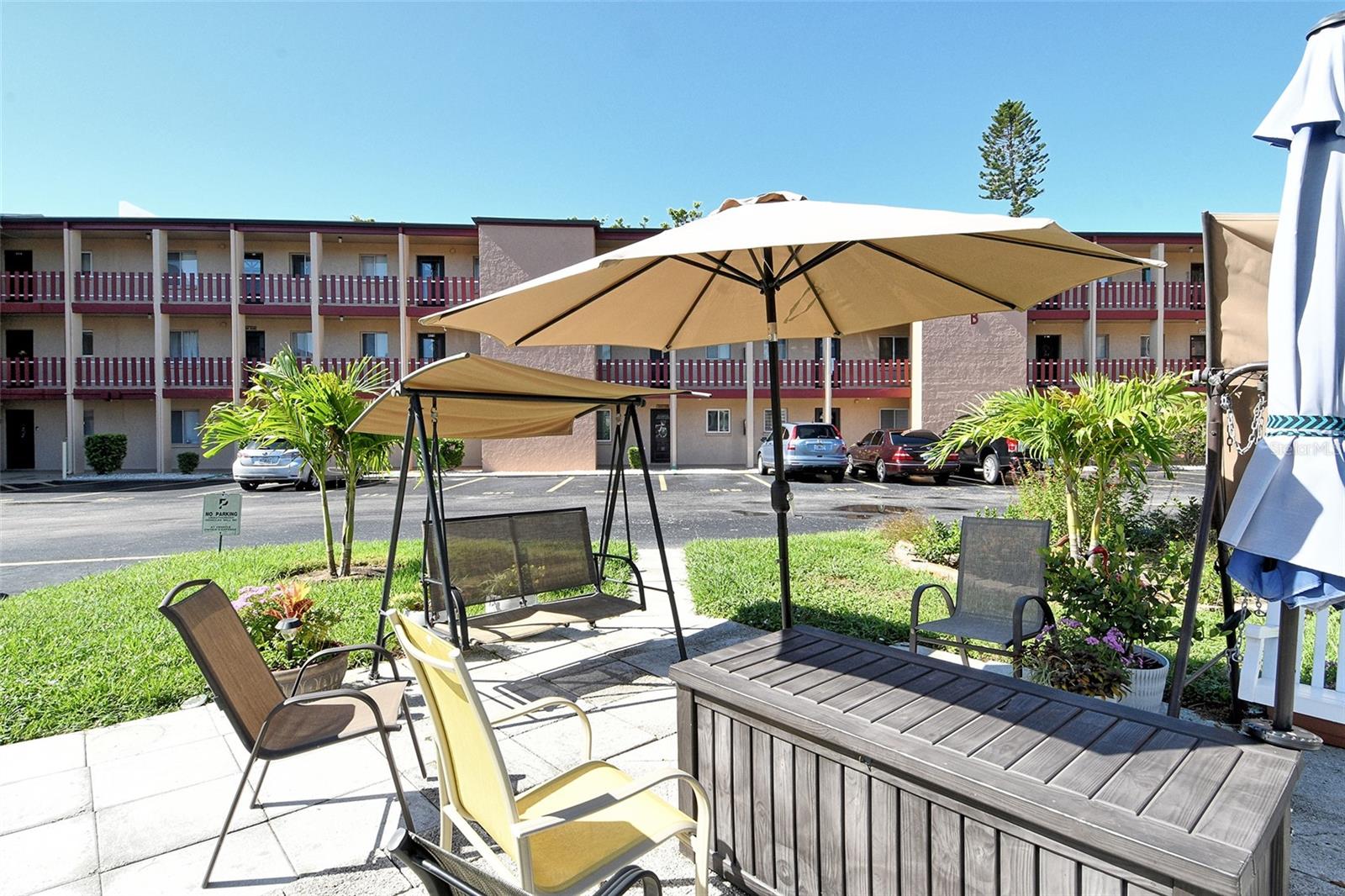 BAYSHORE ON THE LAKE APTS SEC 1 - Residential