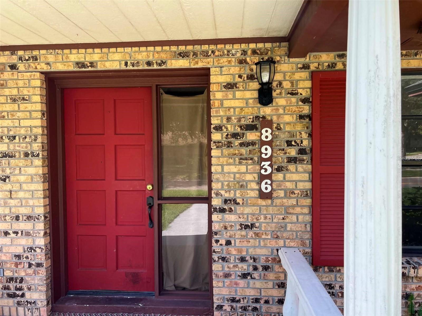 8936 ROSE HILL DRIVE