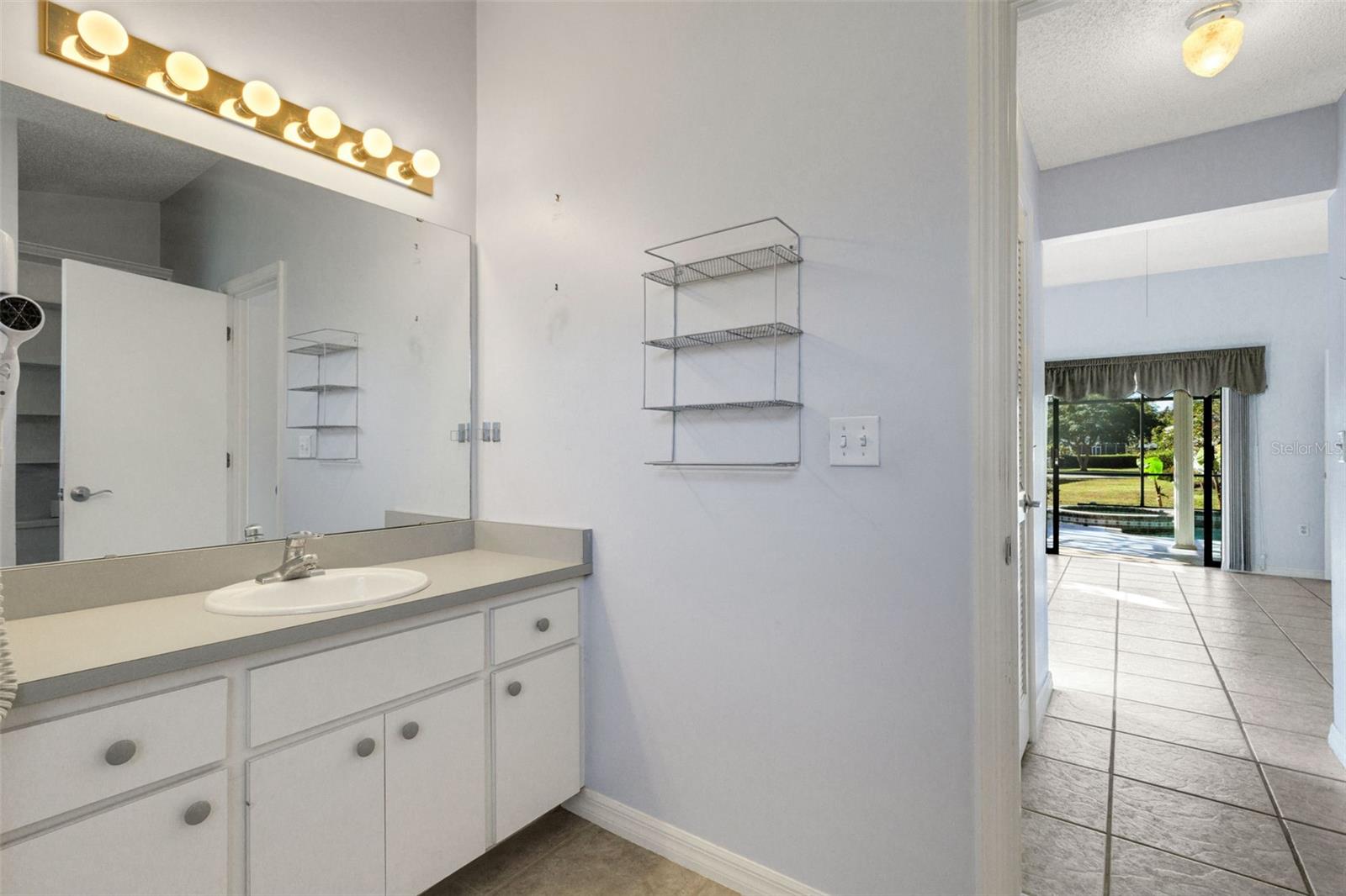 CEDAR CREEK - Residential