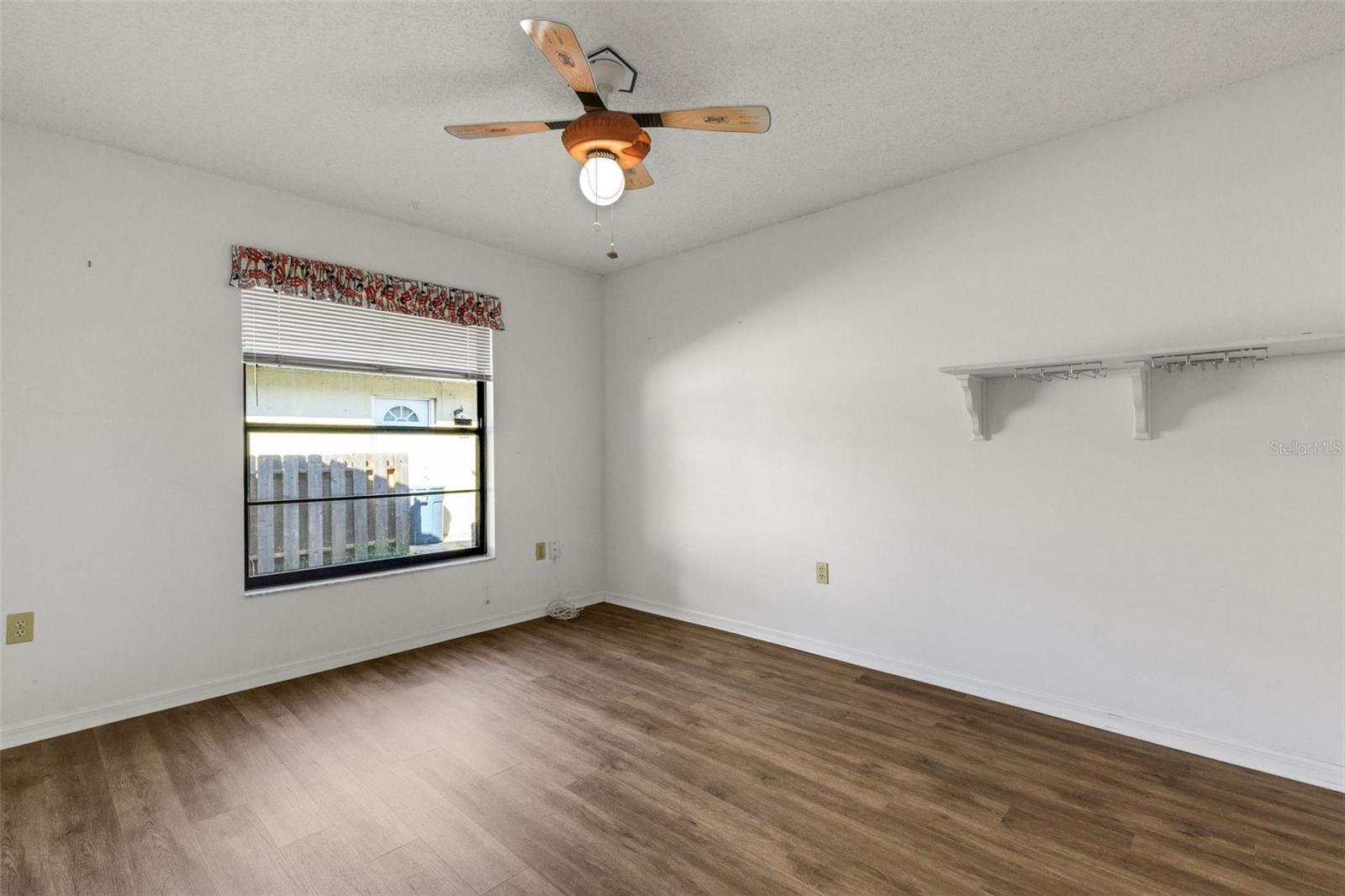 CEDAR CREEK - Residential