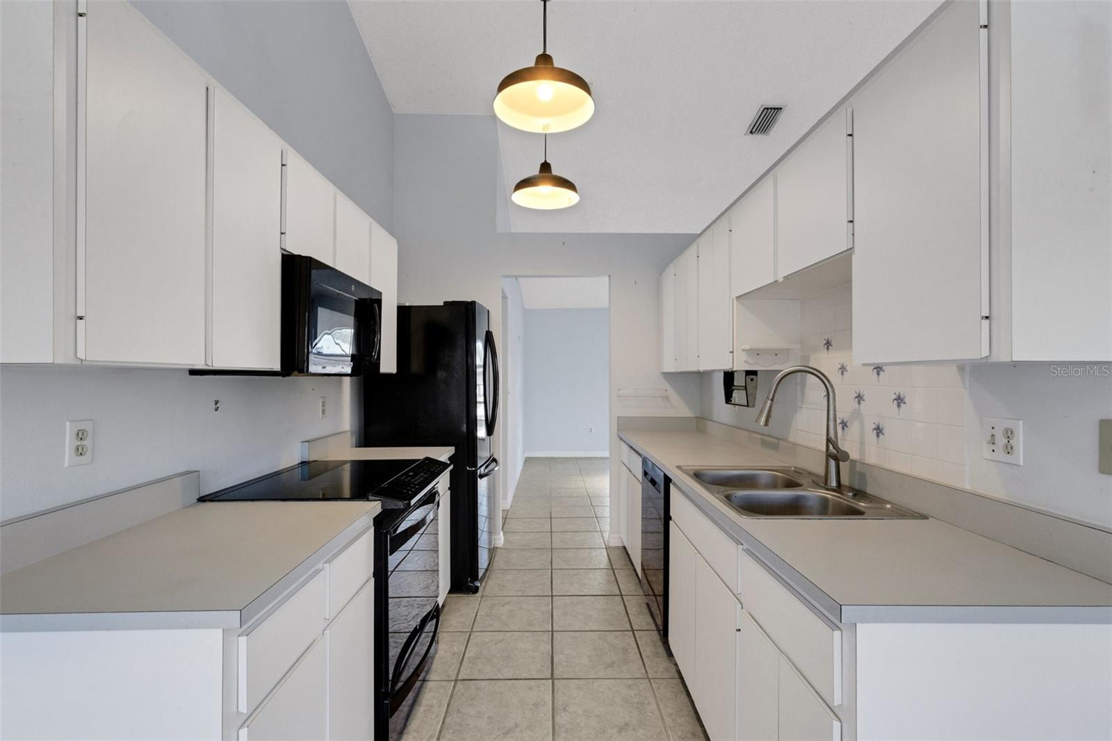 CEDAR CREEK - Residential