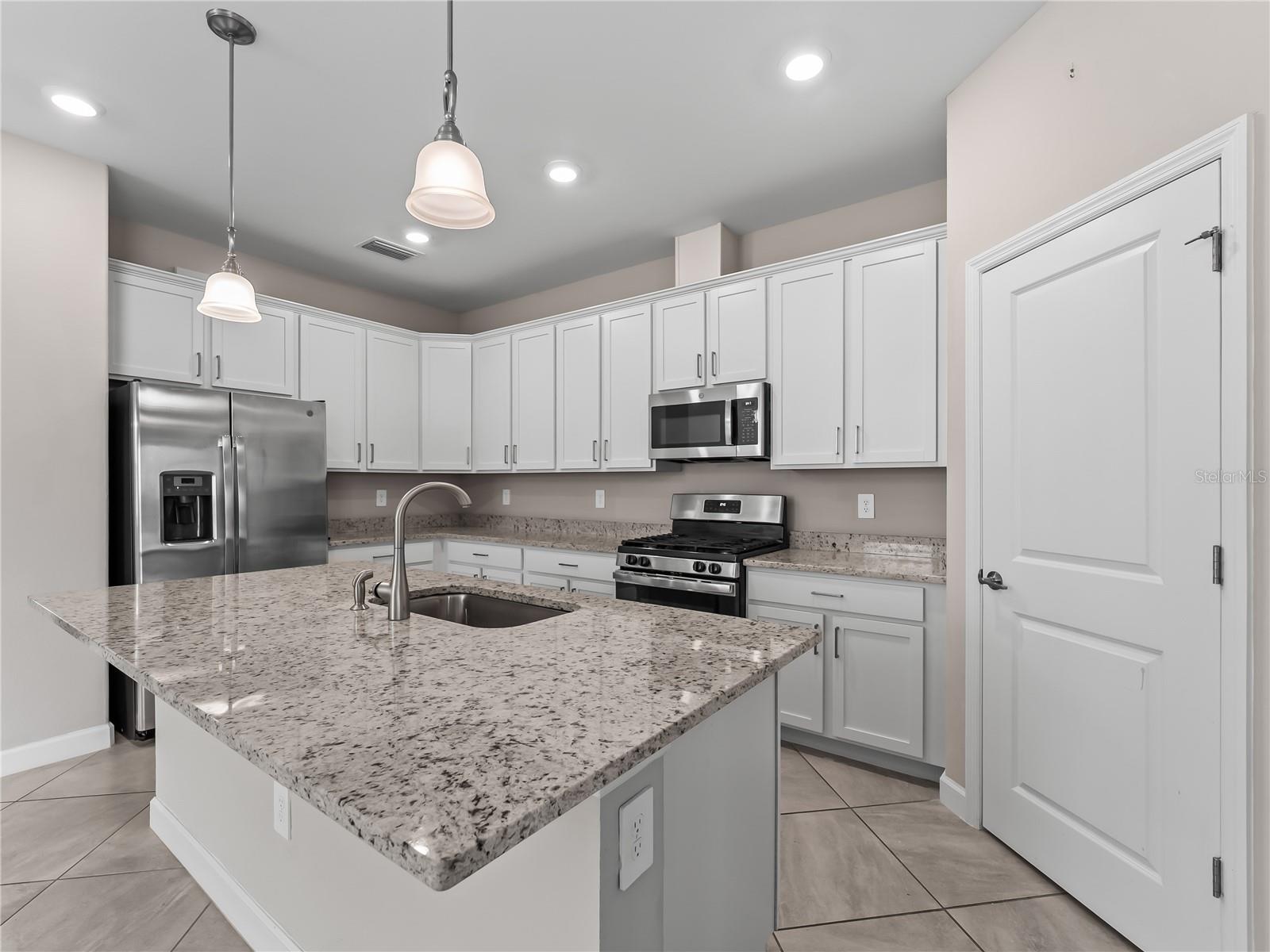 LORRAINE LAKES PH I - Residential