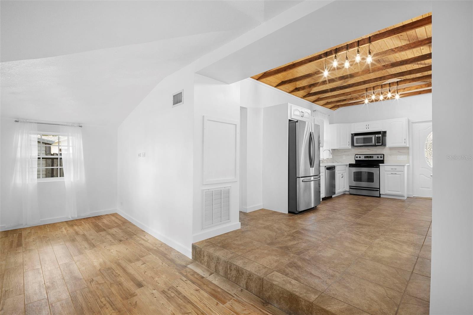 BAYVIEW TERRACE 01 - Residential