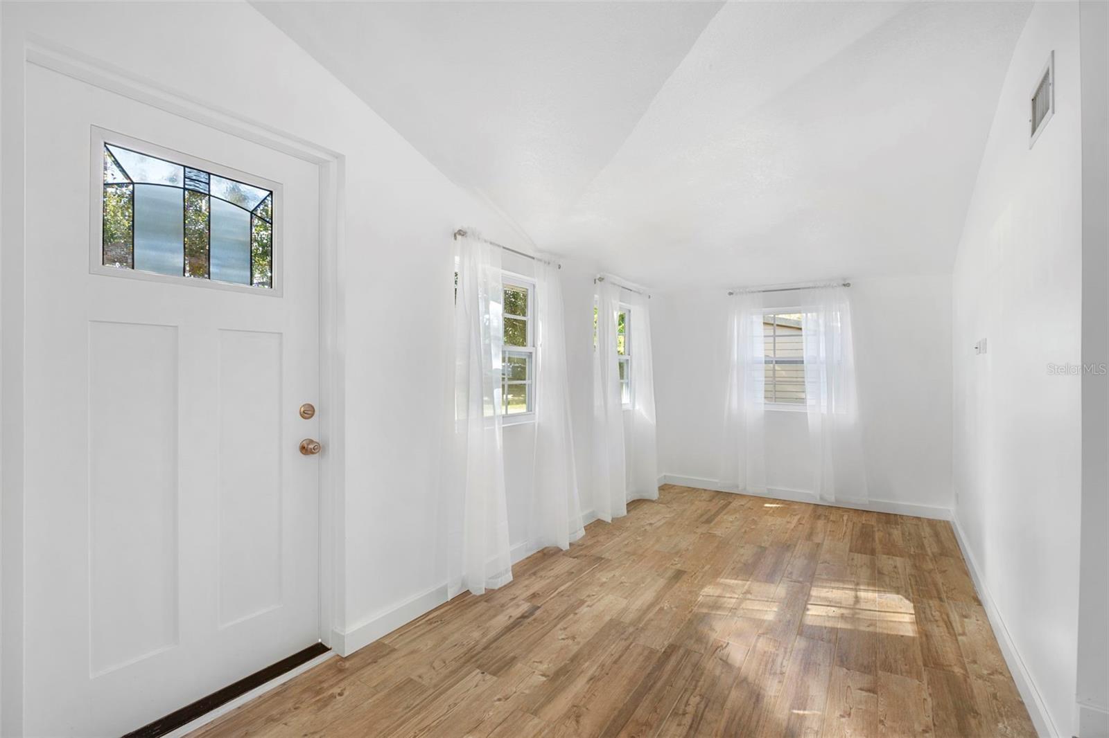 BAYVIEW TERRACE 01 - Residential