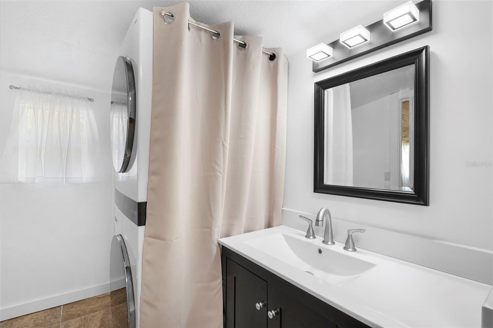 BAYVIEW TERRACE 01 - Residential