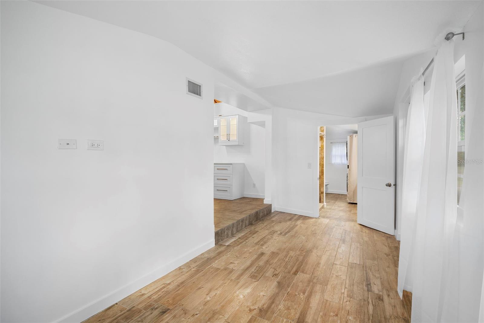 BAYVIEW TERRACE 01 - Residential