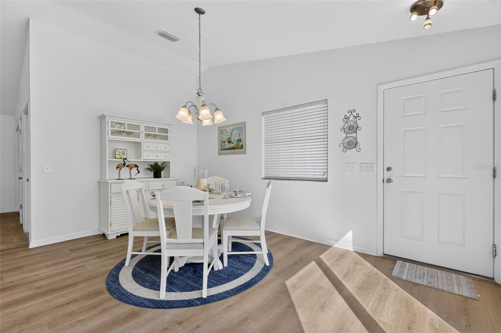 2581 ERROL TERRACE