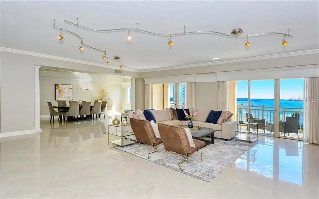 THE RESIDENCES - Residential