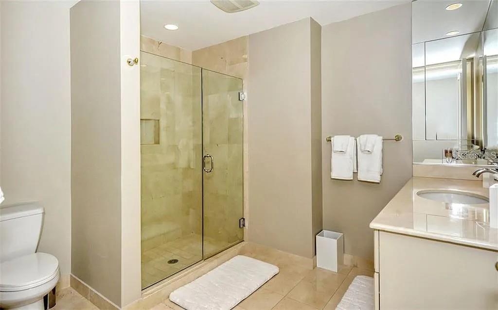 THE RESIDENCES - Residential