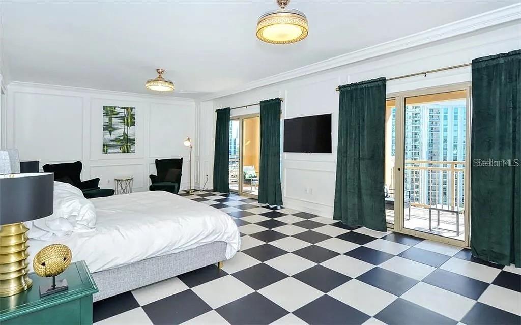 THE RESIDENCES - Residential