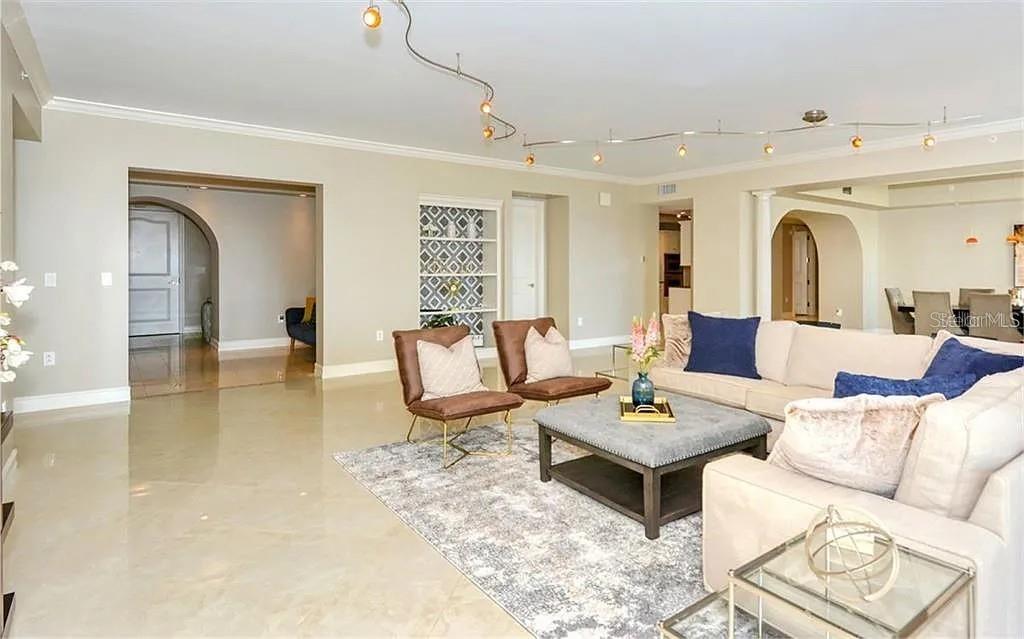 THE RESIDENCES - Residential