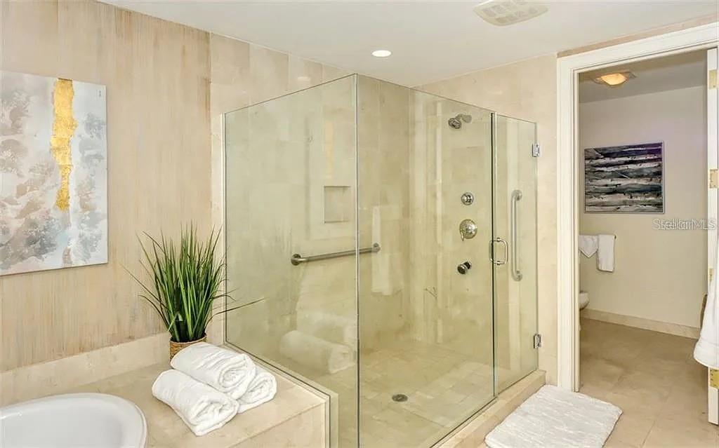 THE RESIDENCES - Residential