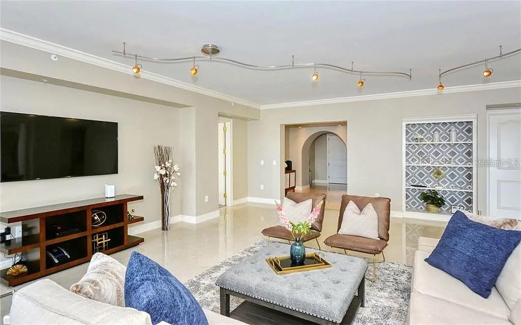 THE RESIDENCES - Residential