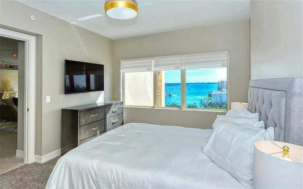 THE RESIDENCES - Residential
