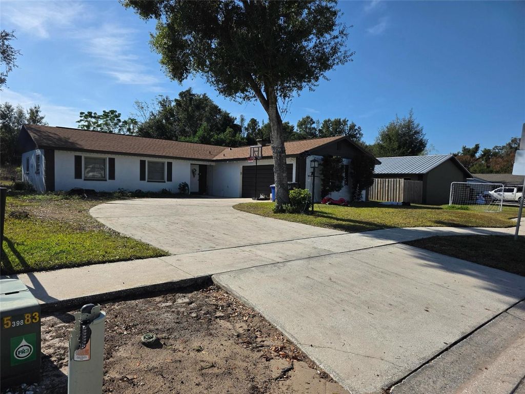 Photo of 515 E Brentridge Drive, Brandon, FL 33511 (MLS # TB8469751)