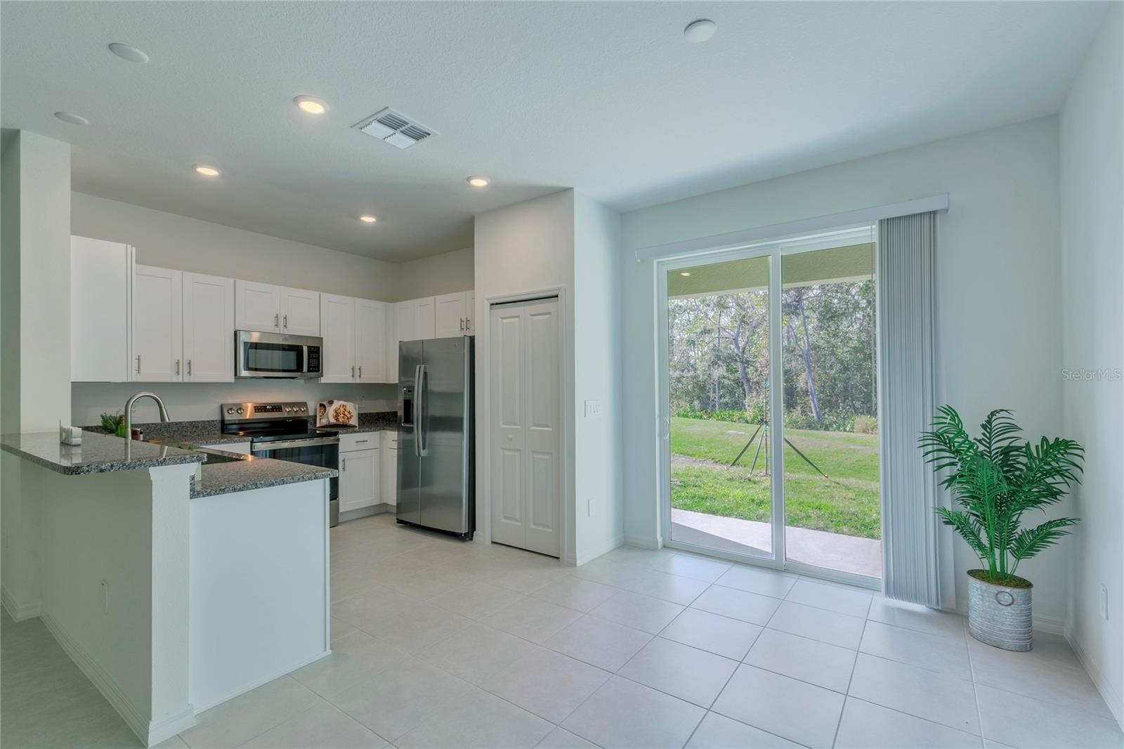 ANGELINE PH 3C - Residential Lease