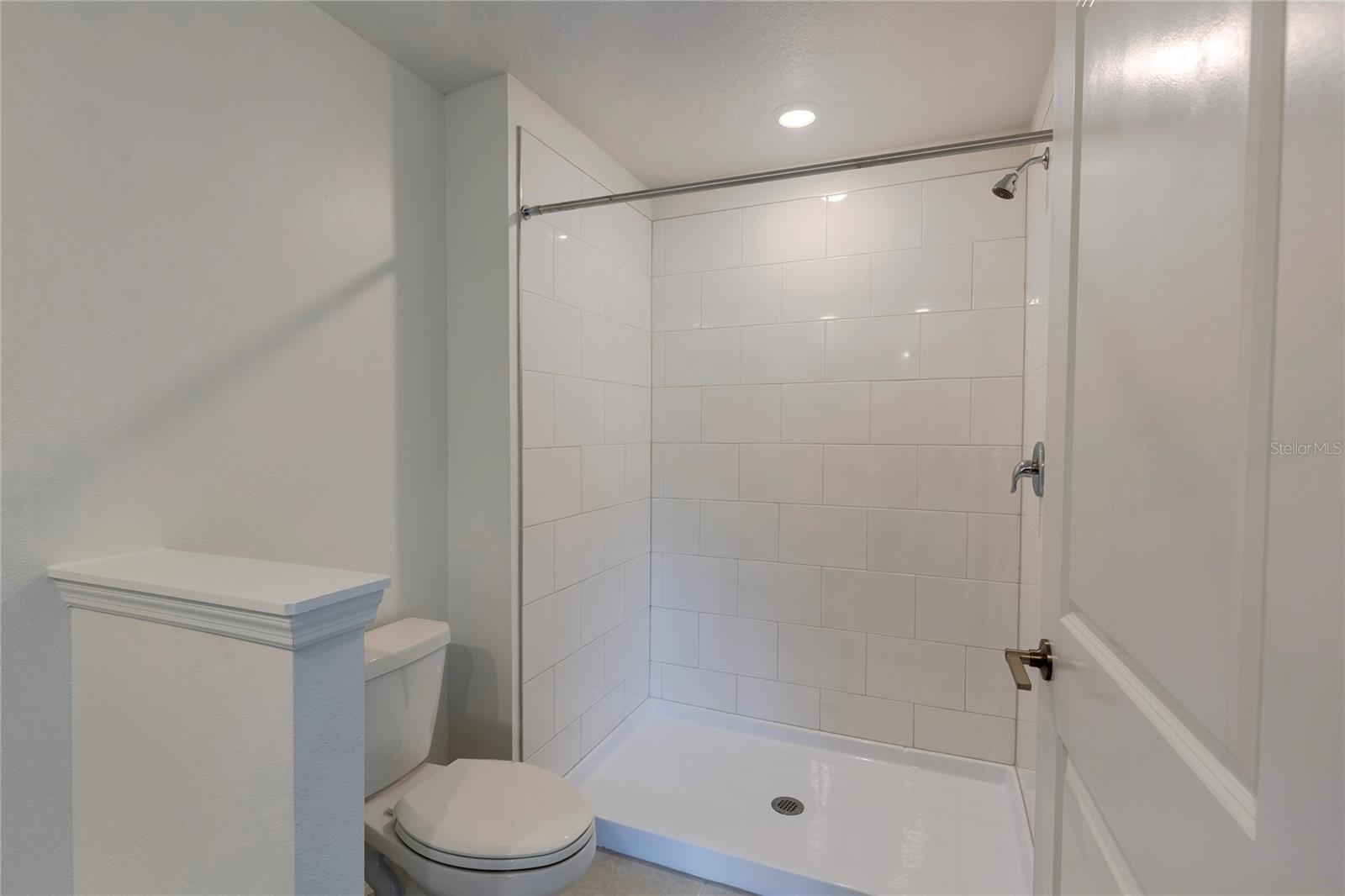 ANGELINE PH 3C - Residential Lease