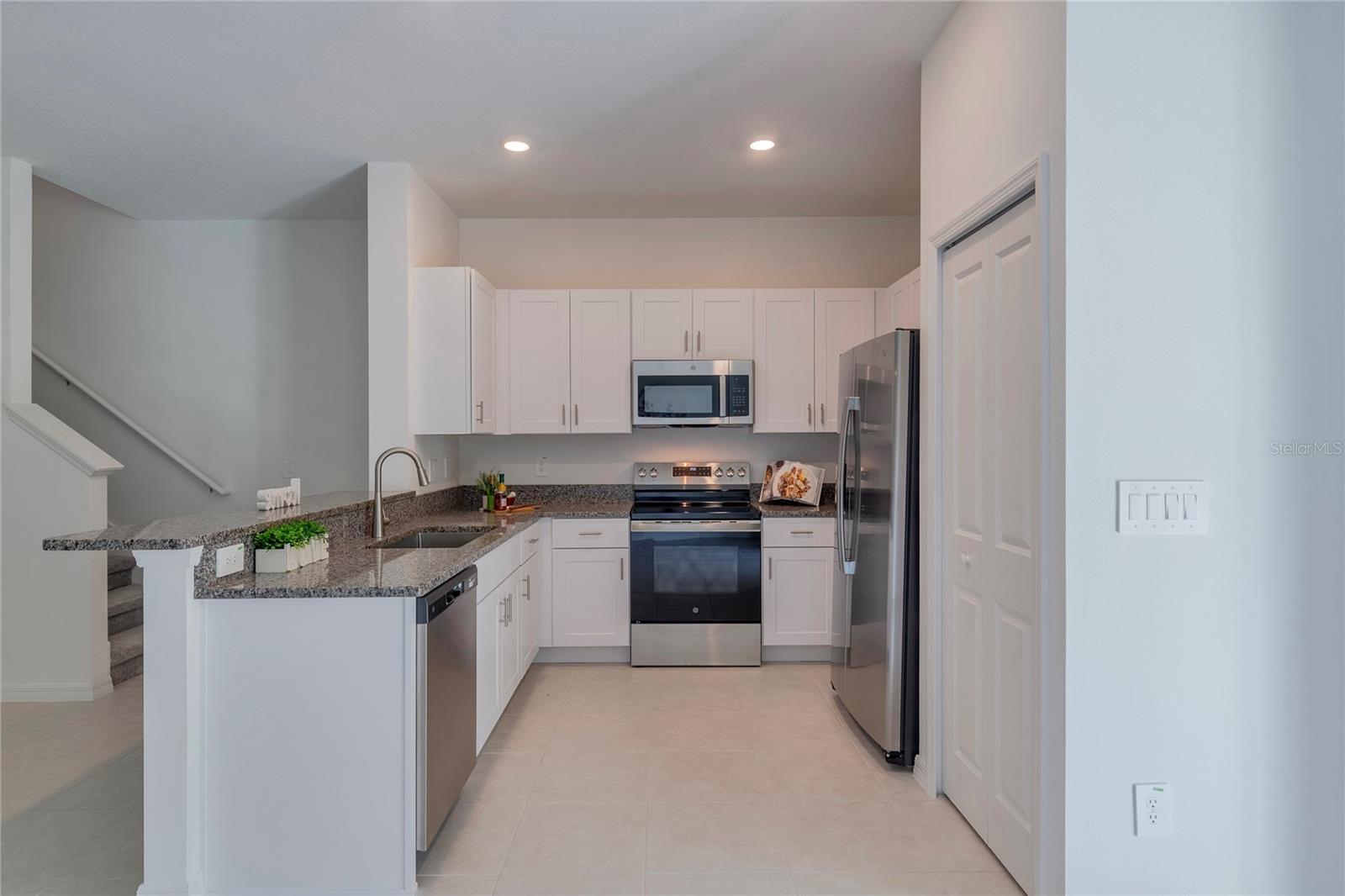 ANGELINE PH 3C - Residential Lease