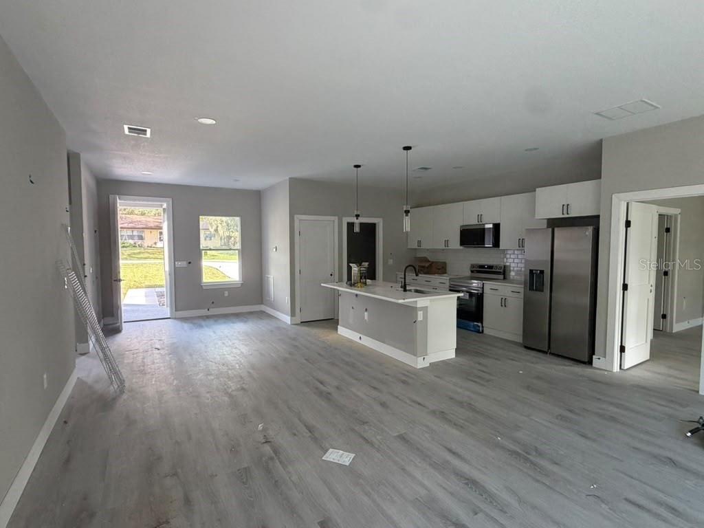 1470 W EVERGREEN DRIVE