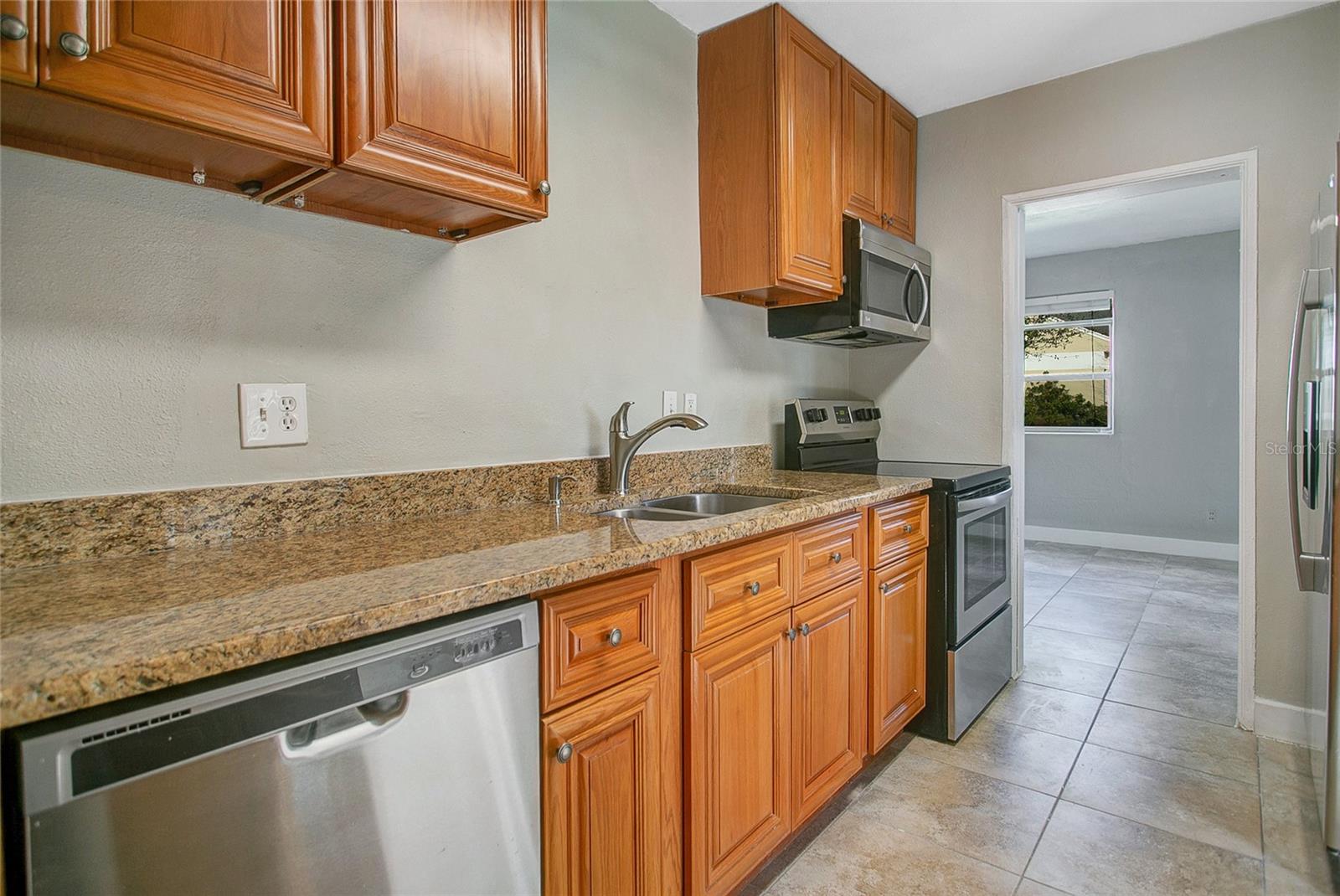 CAPENS ADD - Residential Lease