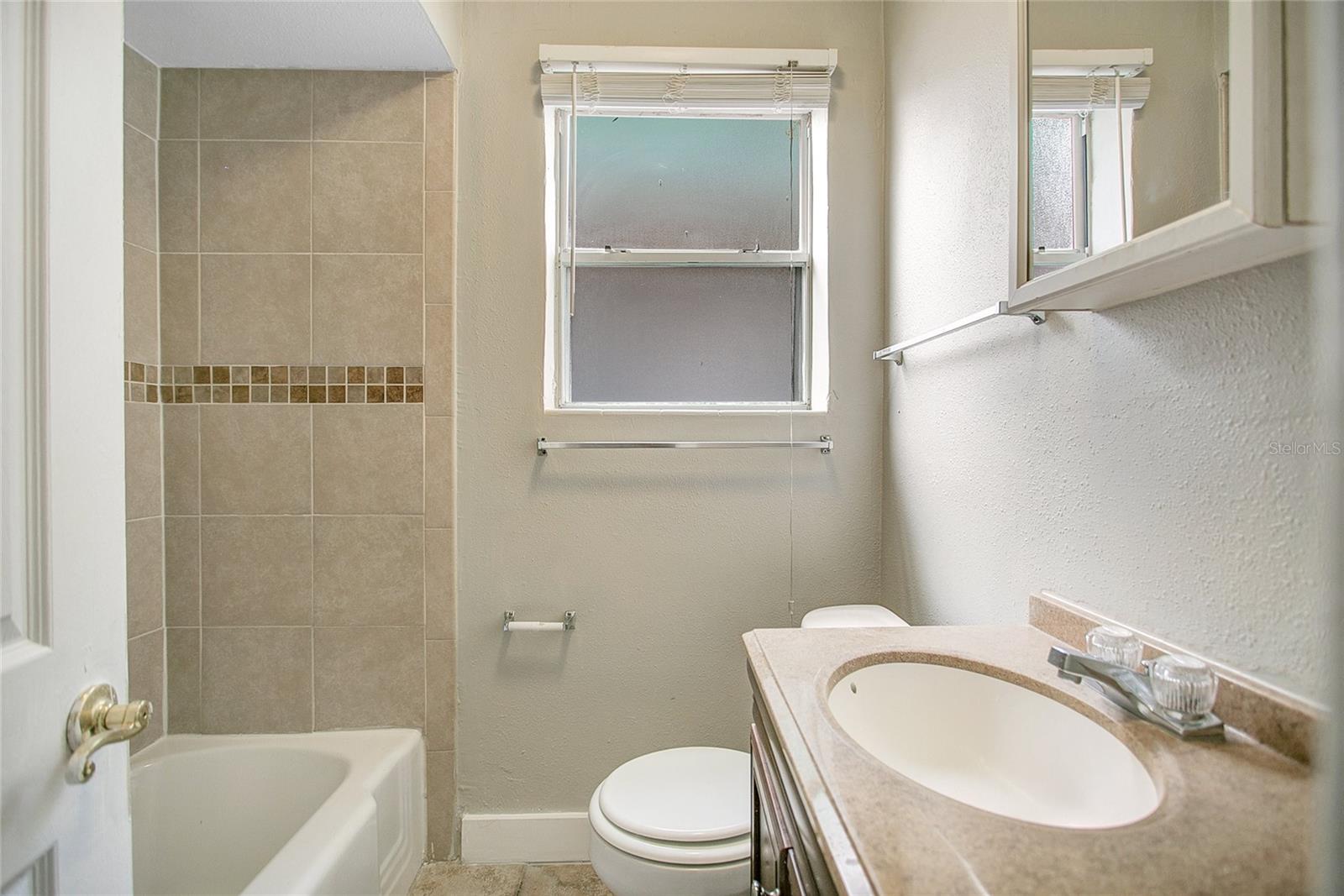 CAPENS ADD - Residential Lease