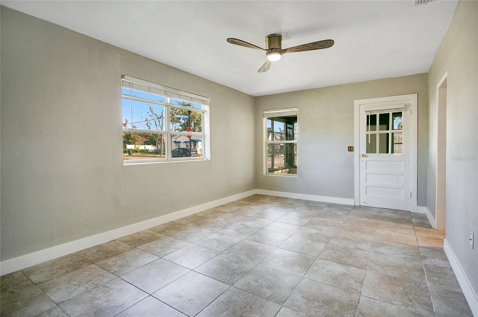 CAPENS ADD - Residential Lease