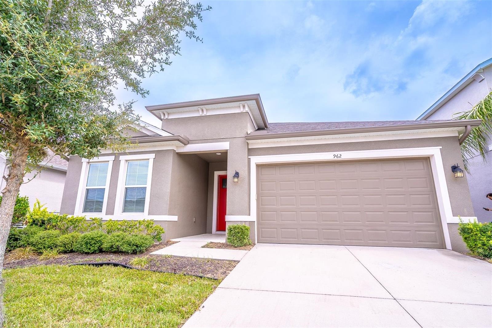 962 GRAND HILLTOP DRIVE