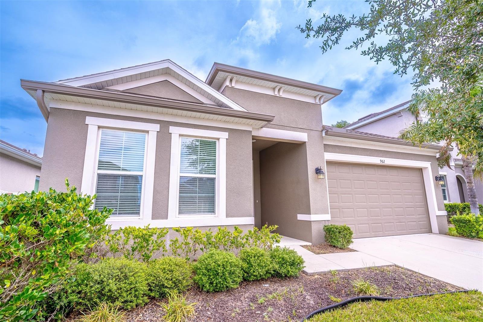962 GRAND HILLTOP DRIVE