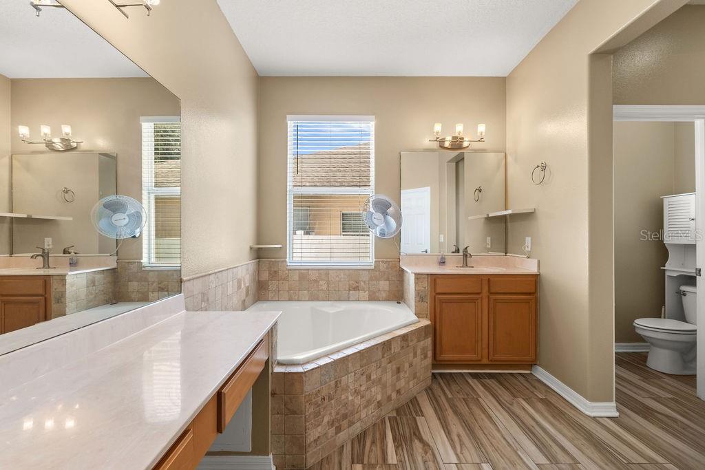 JOHNS LANDING - Residential