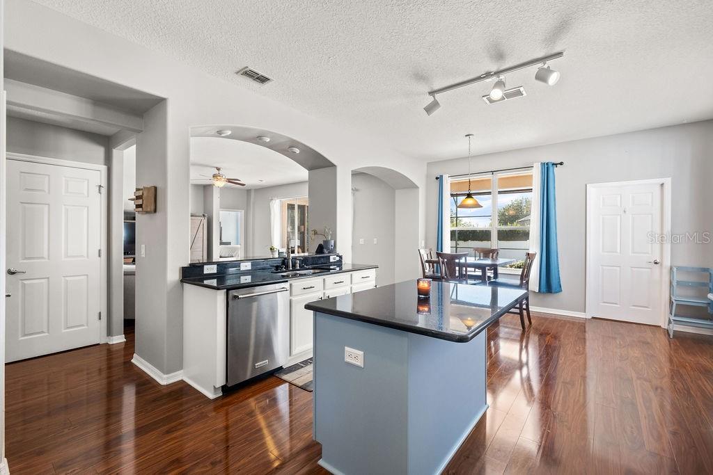 JOHNS LANDING - Residential