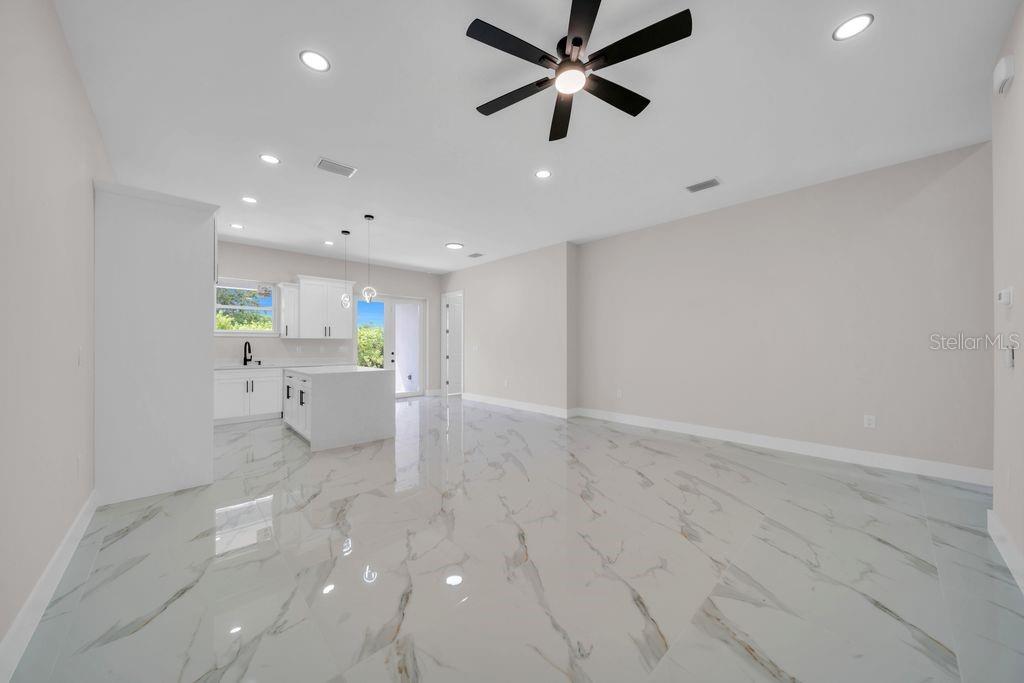 LEHIGH ESTATES - Residential Income