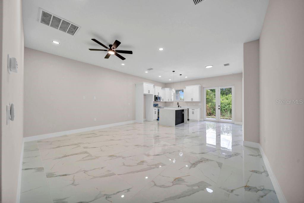 LEHIGH ESTATES - Residential Income