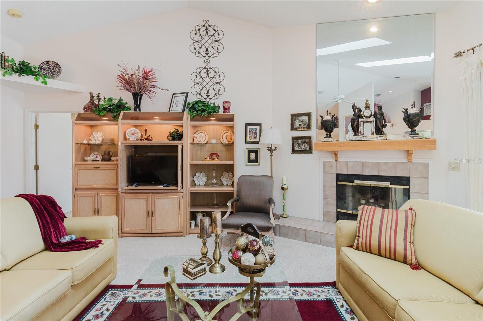 SHADOWLAKE VILLAGE AT WOODFIELD - Residential