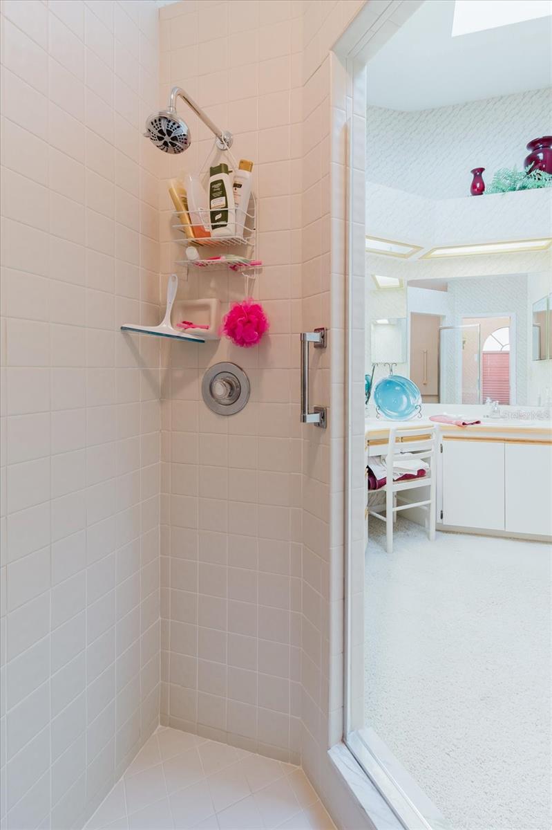 SHADOWLAKE VILLAGE AT WOODFIELD - Residential