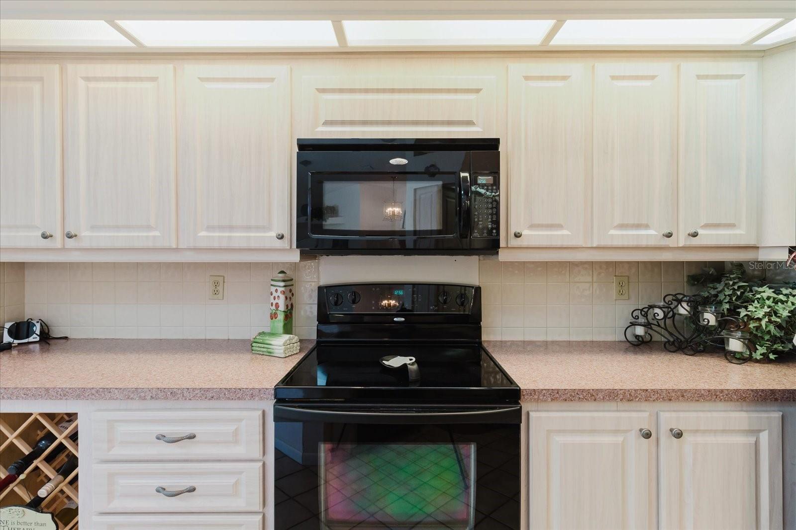 SHADOWLAKE VILLAGE AT WOODFIELD - Residential