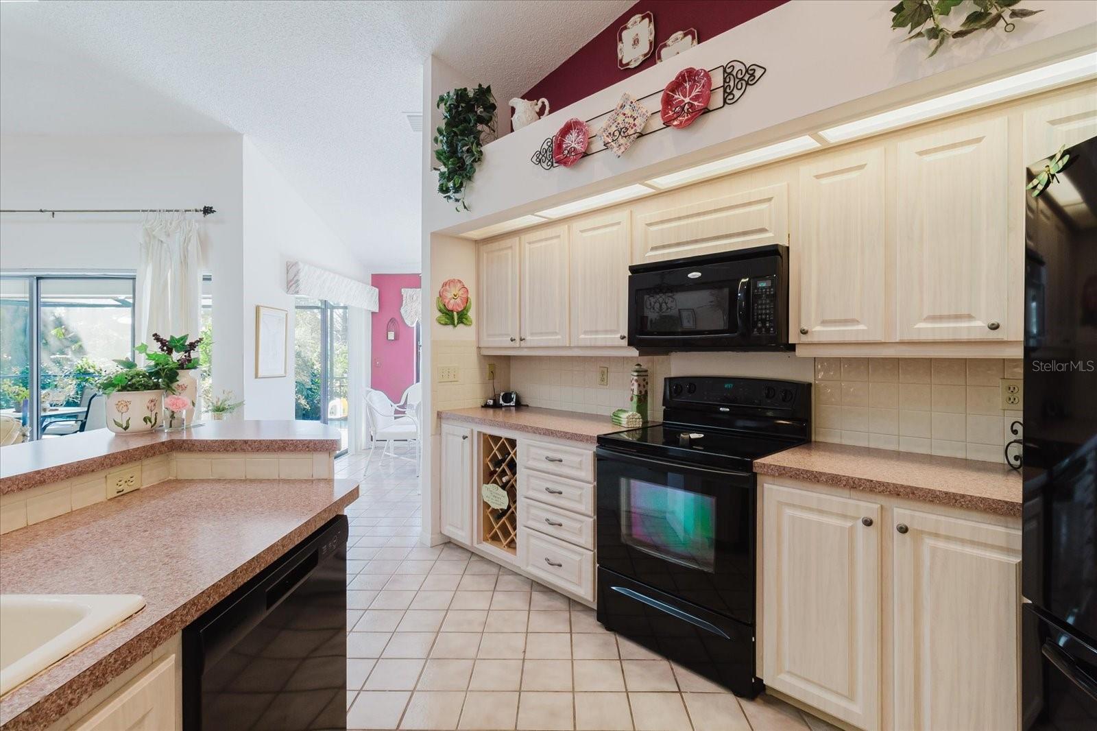 SHADOWLAKE VILLAGE AT WOODFIELD - Residential