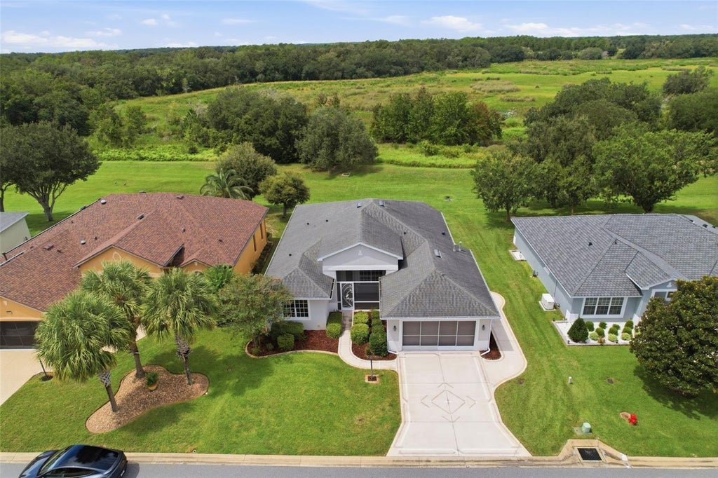 Photo of 20743 Queen Alexandra Drive, Leesburg, FL 34748 (MLS # G5117307)