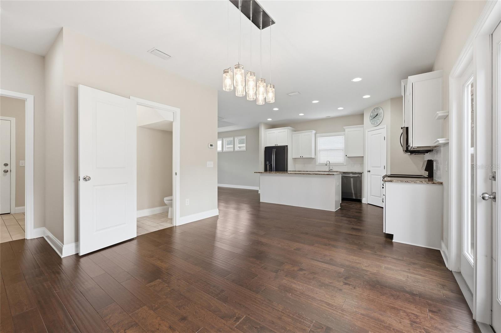 WELLINGTON PLACE - Residential