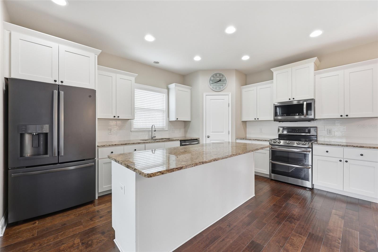 WELLINGTON PLACE - Residential