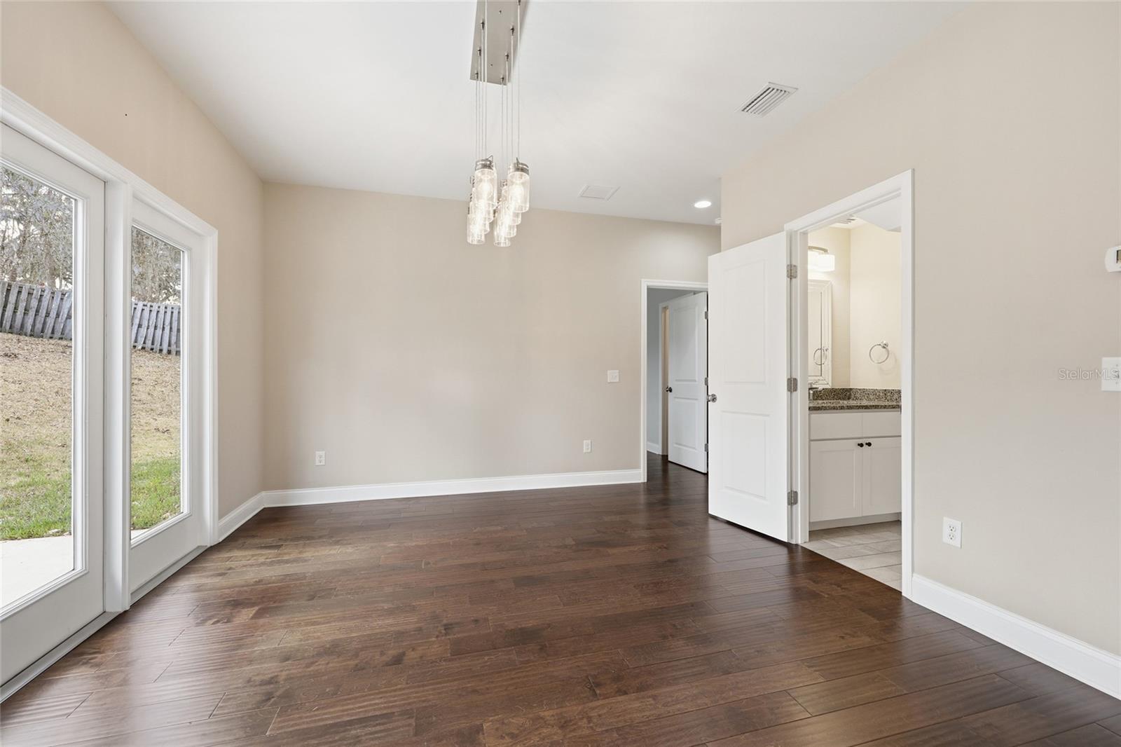 WELLINGTON PLACE - Residential