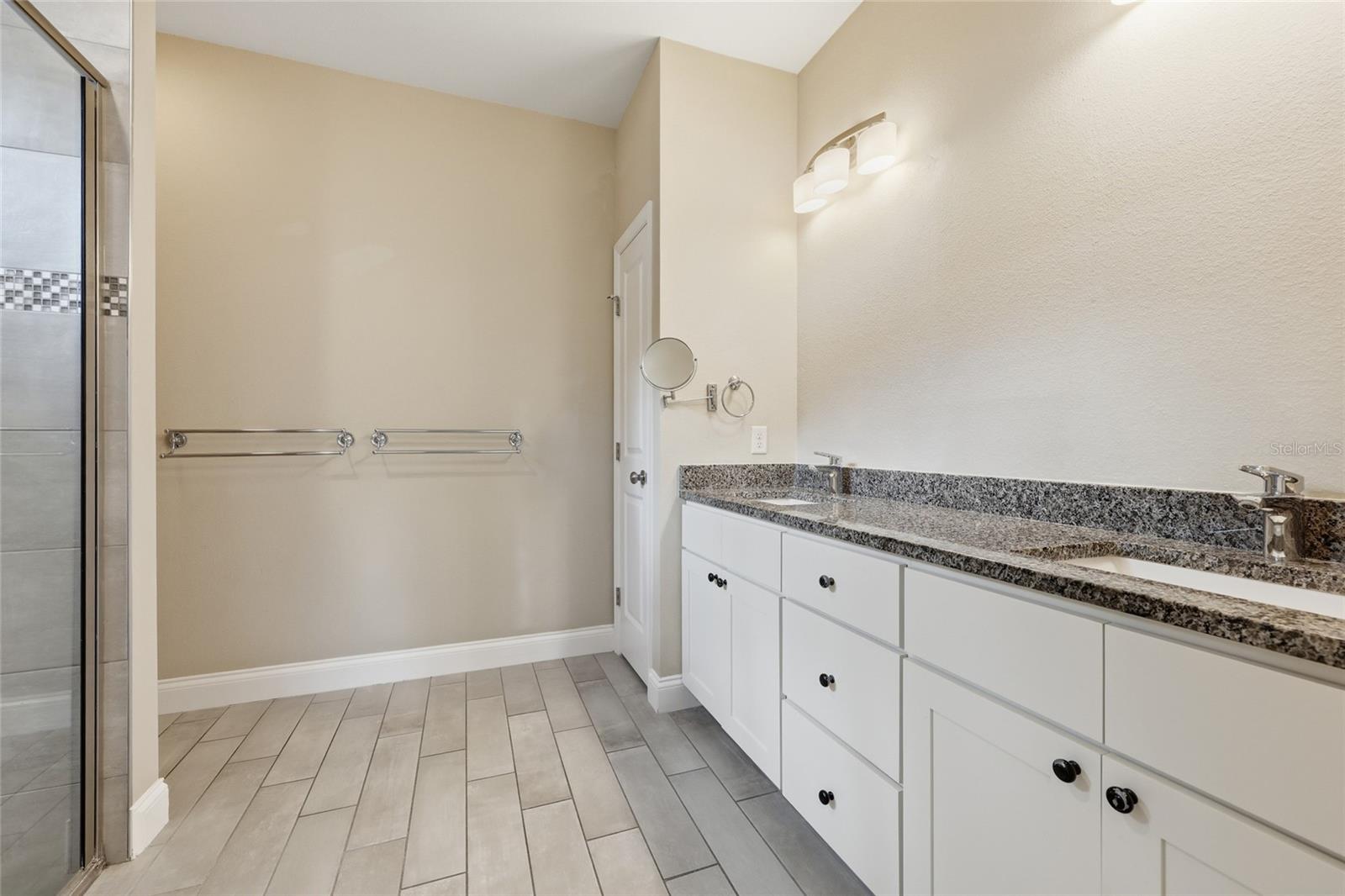 WELLINGTON PLACE - Residential