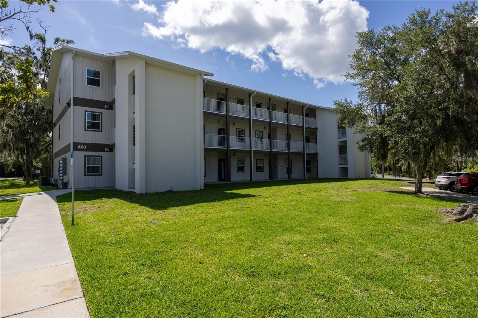 THE OAKS - Residential