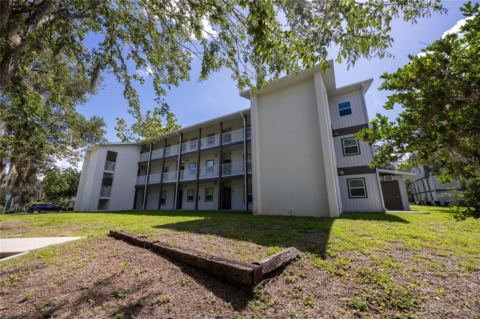 THE OAKS - Residential