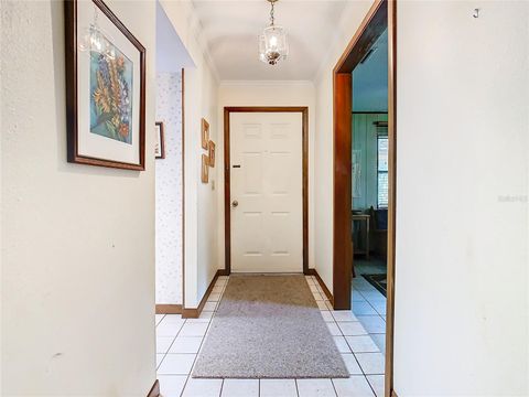 A home in LAKE WALES