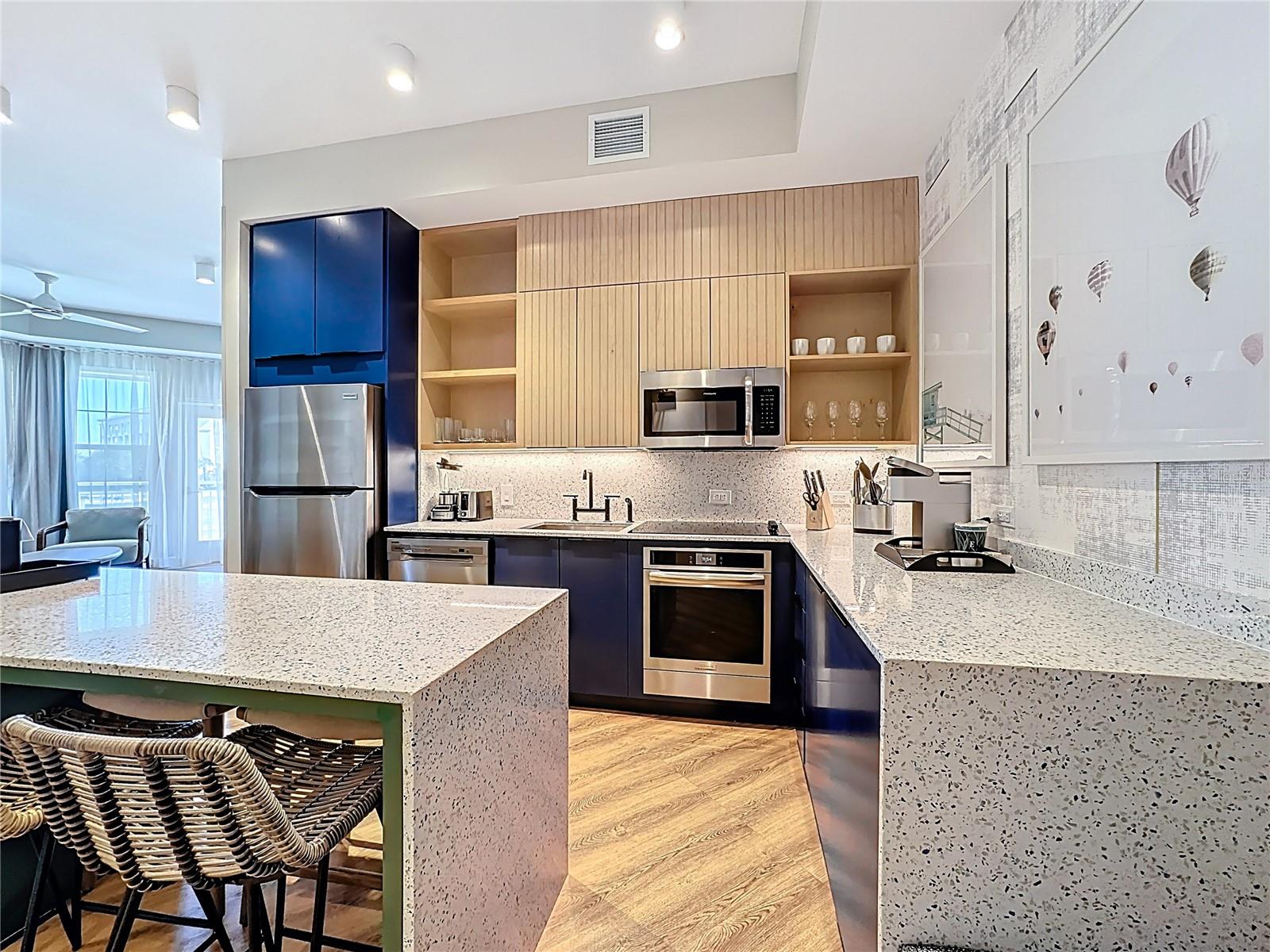 SUNSET WALK HOTEL CONDO PH 1 - Residential