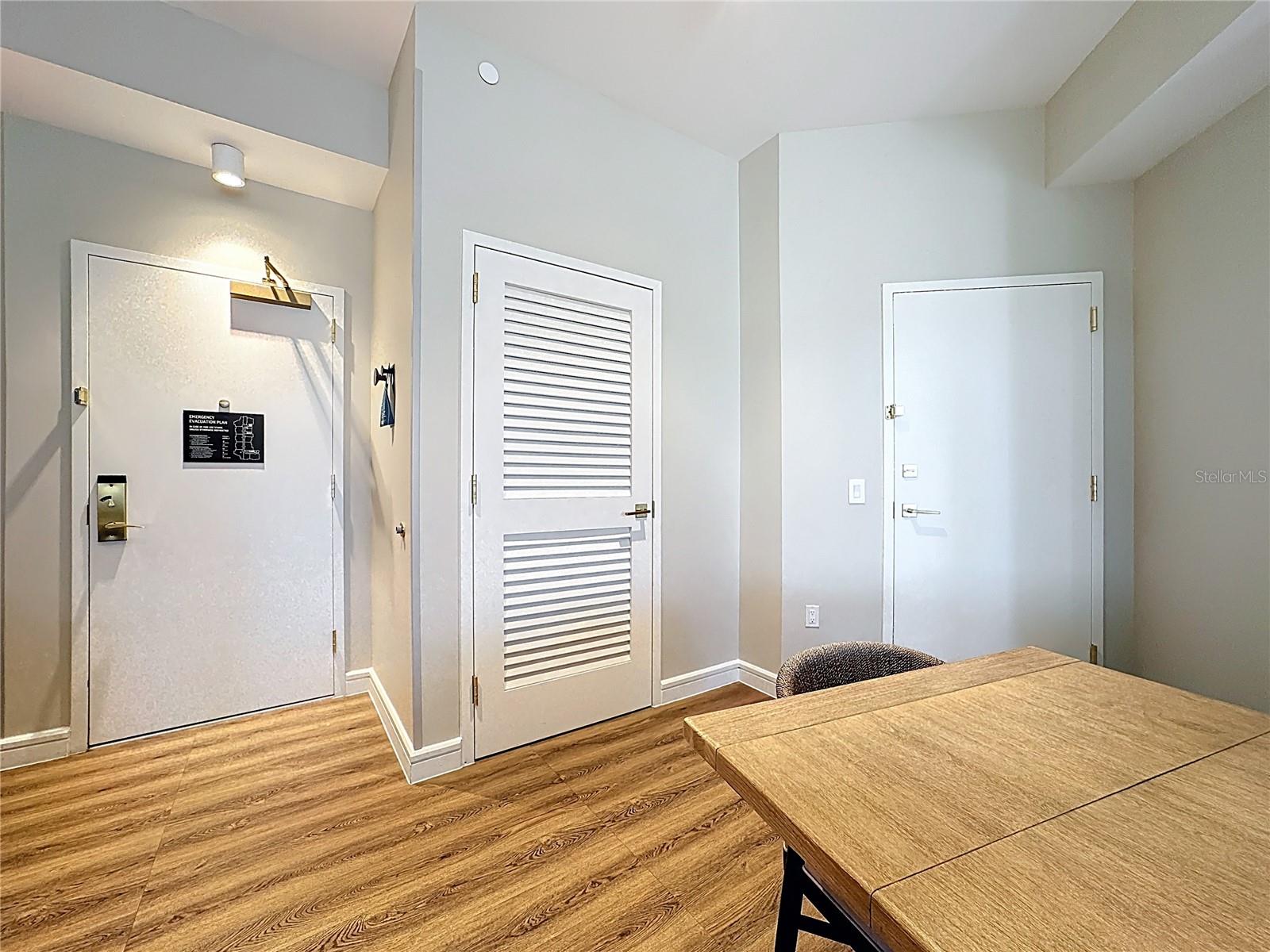 SUNSET WALK HOTEL CONDO PH 1 - Residential